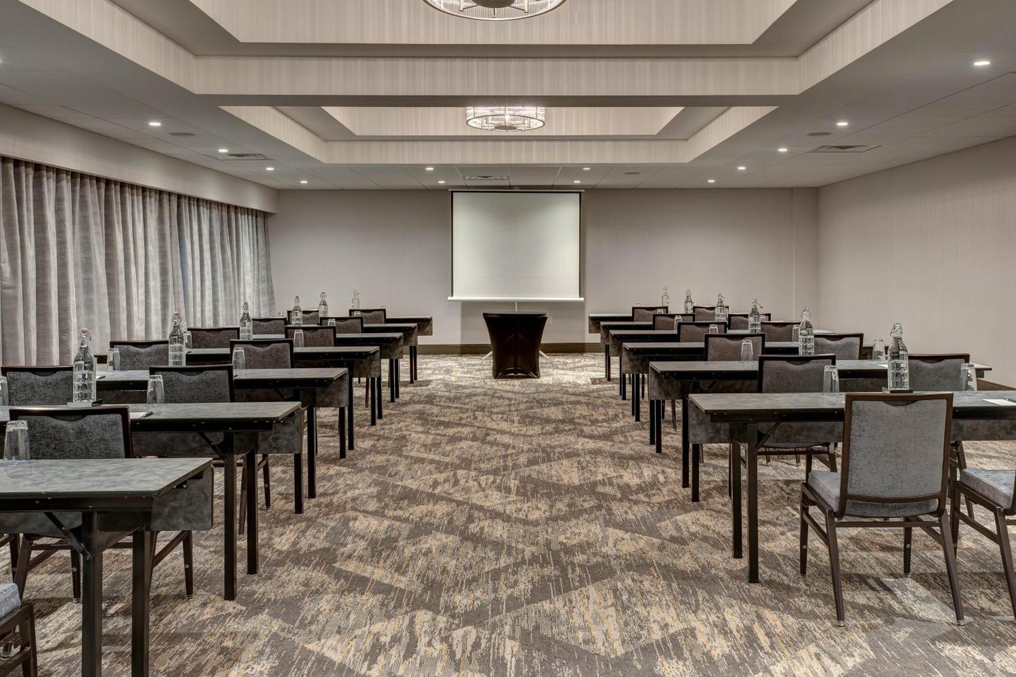 Sheraton Eatontown Hotel Екстер'єр фото